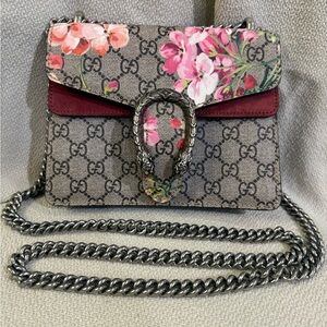 Gucci GG Supreme Blooms Dionysus Small Crossbody Bag